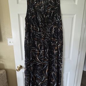 Sleeveless AVA & Viv Black and White Patterned Dress